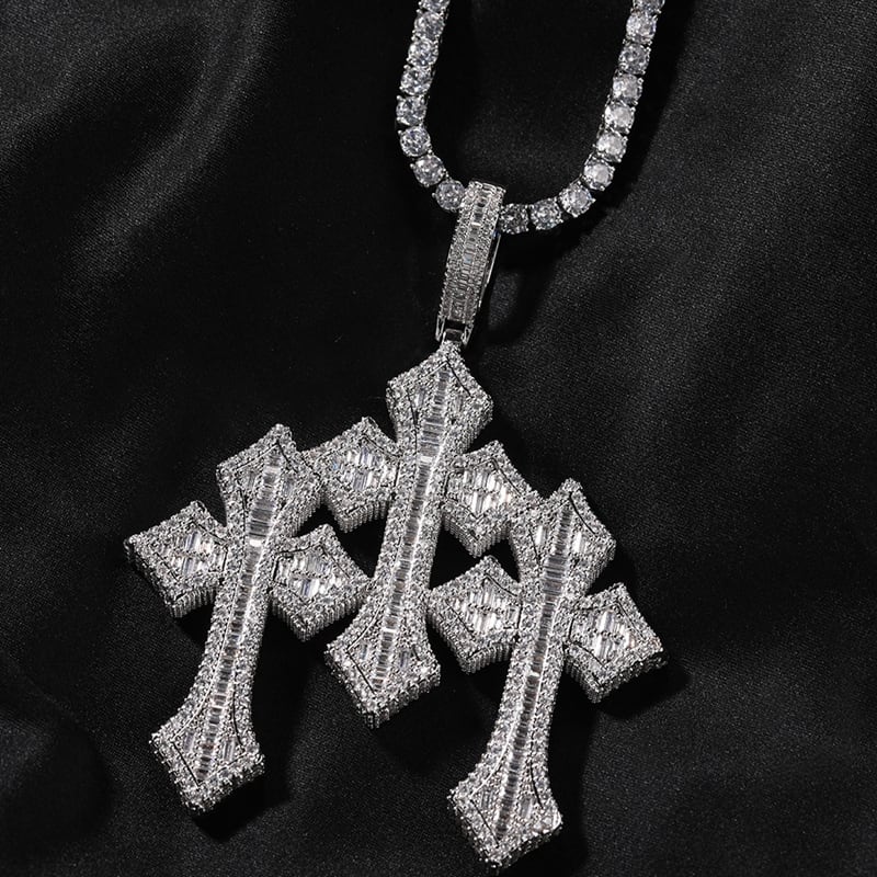 【grt19】Triple Cross Pendant