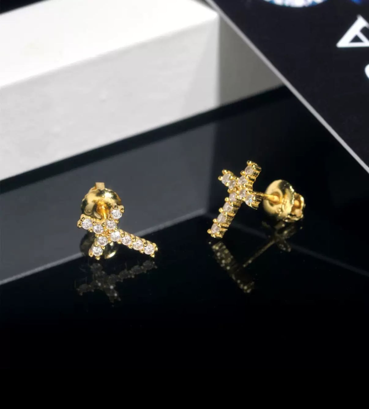 【grt16】Moissanite Cross Pierce
