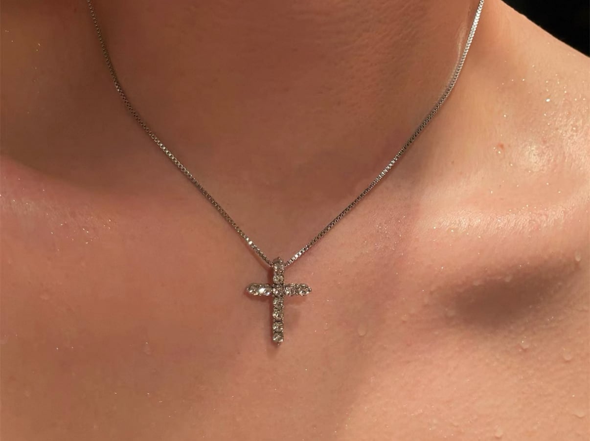 【grt21】 Luxury Cross Necklace