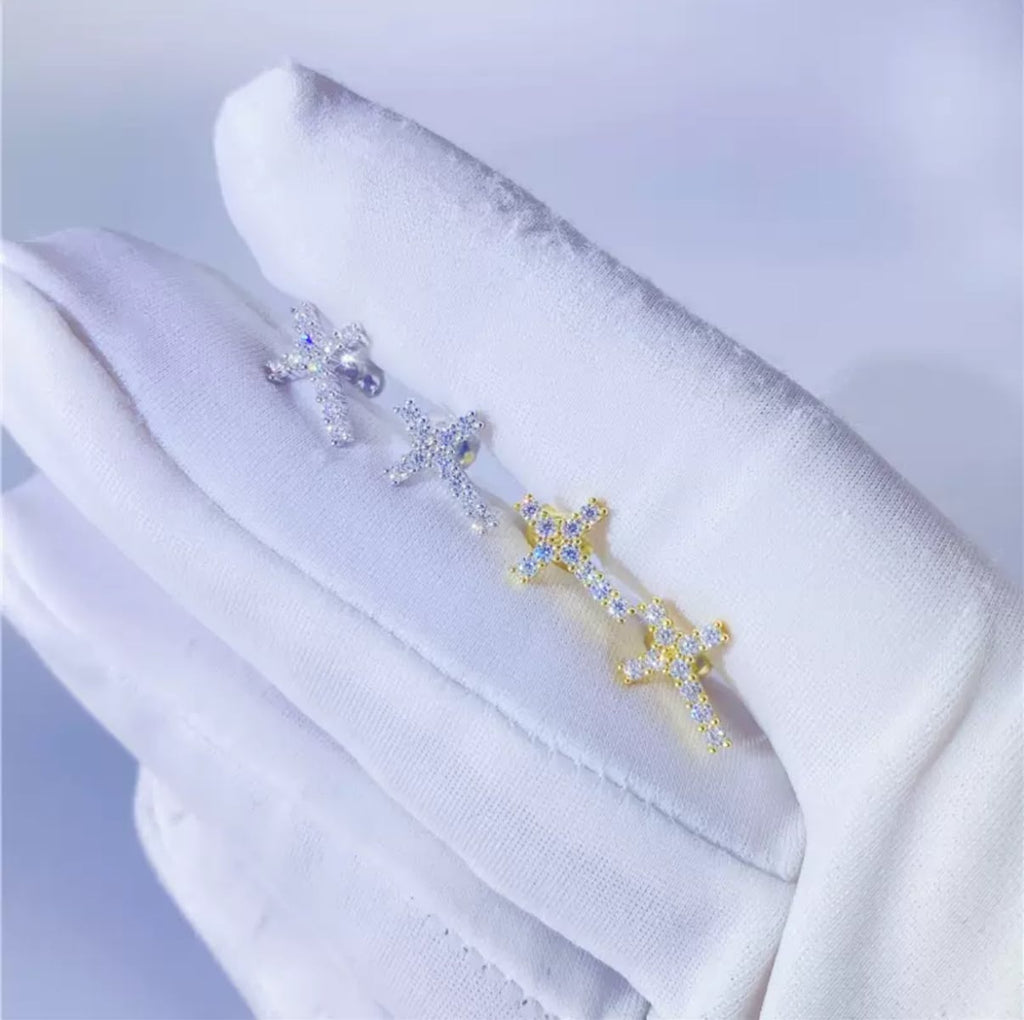 【grt16】Moissanite Cross Pierce