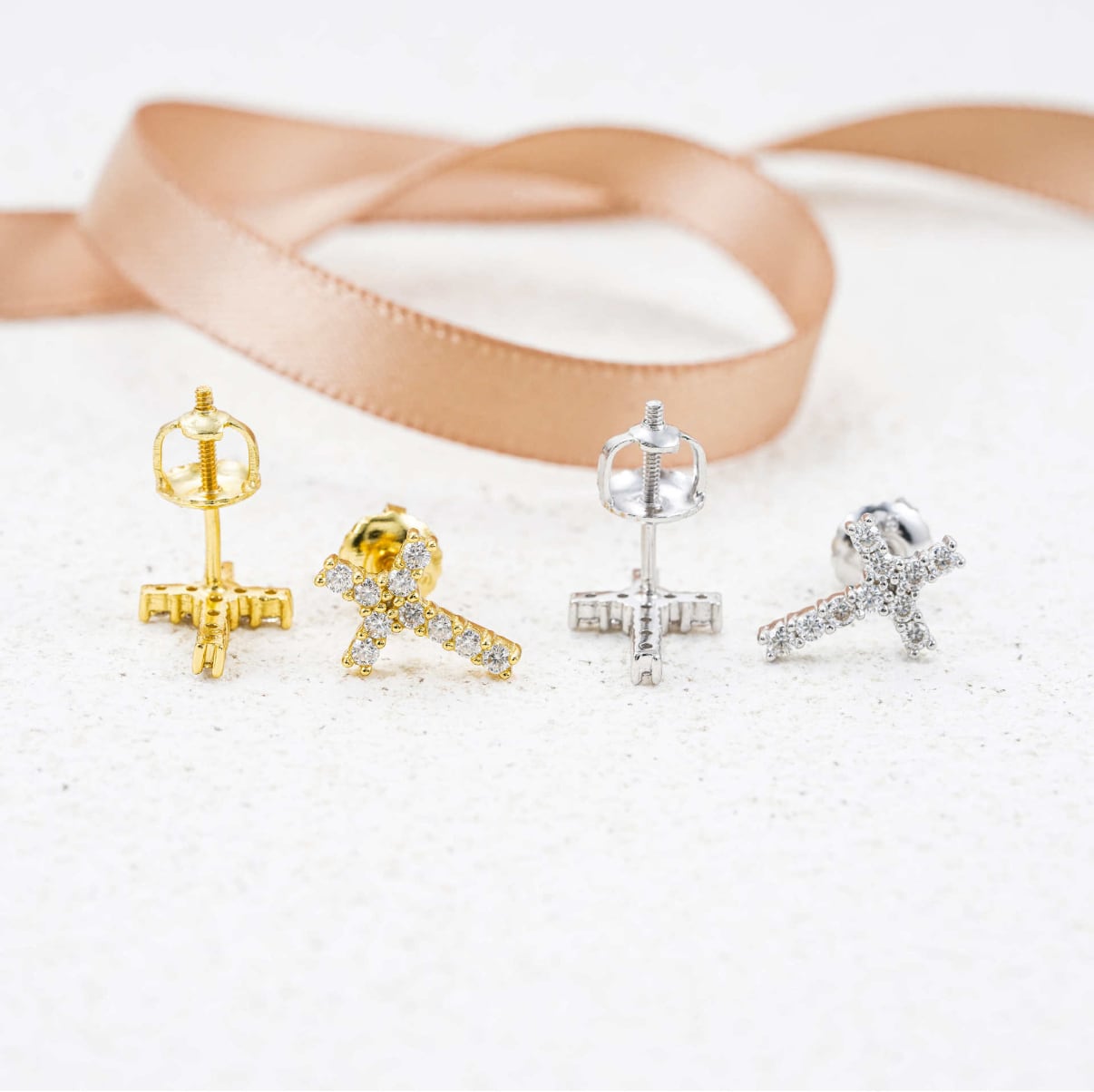 【grt16】Moissanite Cross Pierce