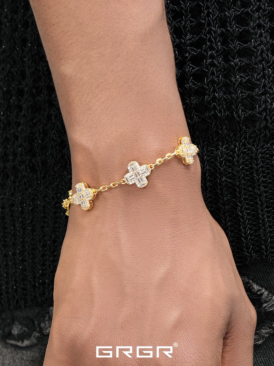 Iced out luxury clover bracelet